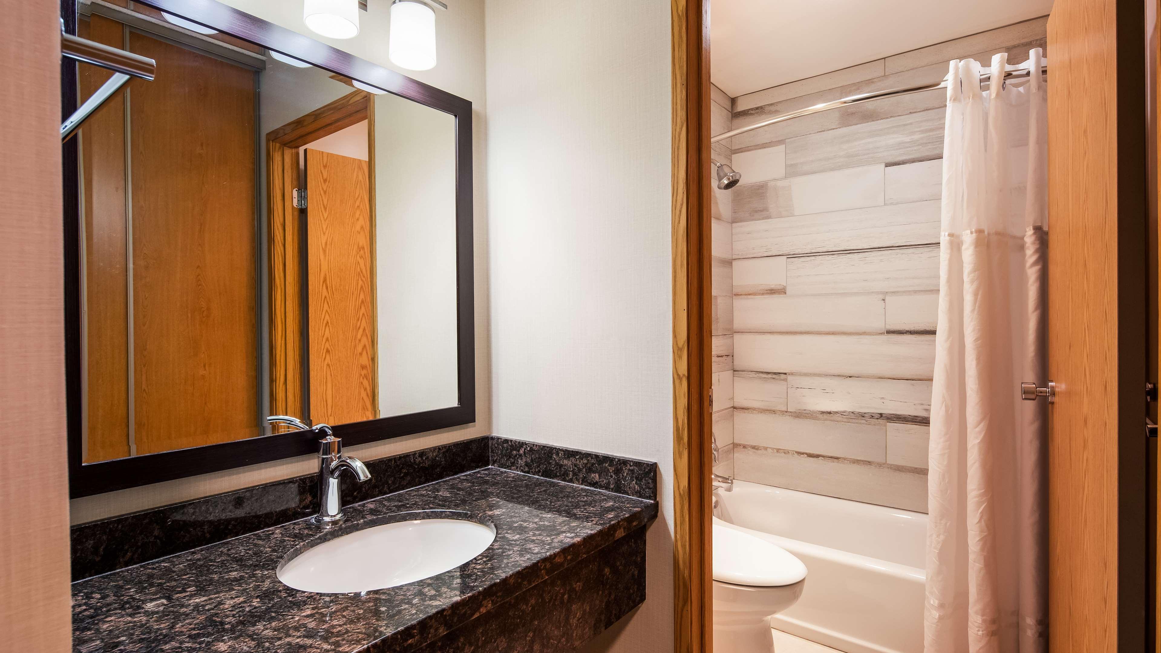 Best Western Plus Country Meadows Inn Aldergrove Esterno foto