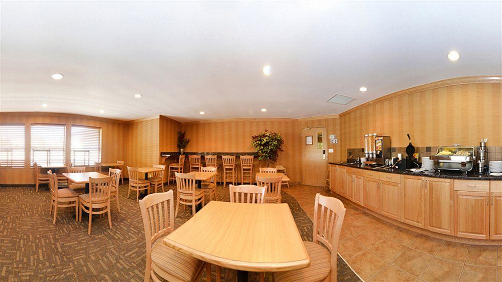 Best Western Plus Country Meadows Inn Aldergrove Esterno foto
