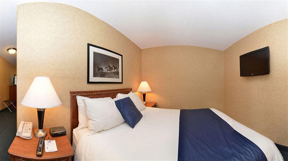 Best Western Plus Country Meadows Inn Aldergrove Esterno foto